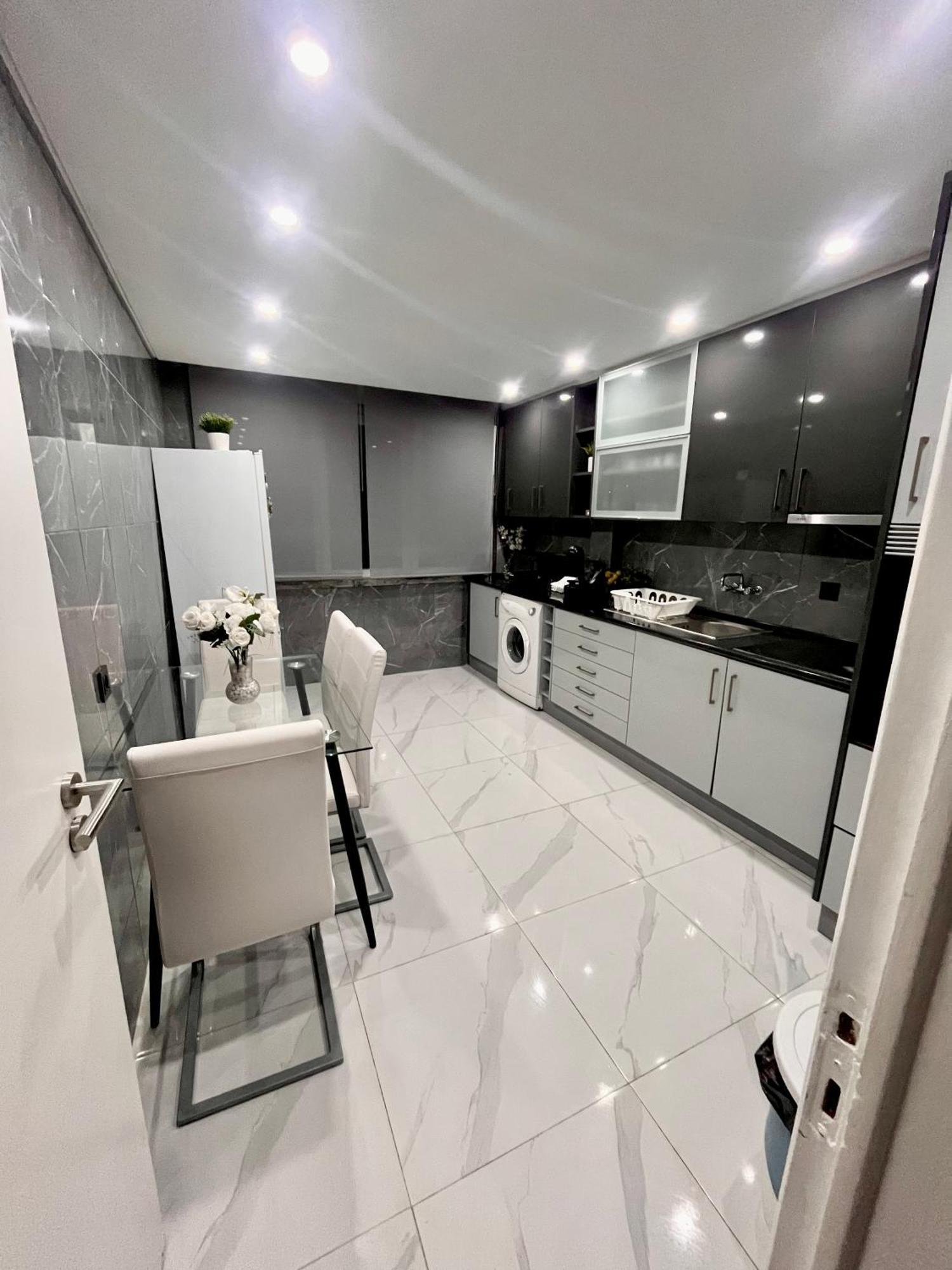 N3 Apartment Амадора Екстер'єр фото